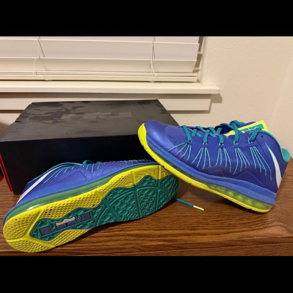 Nike LeBron X low “Sprite’’